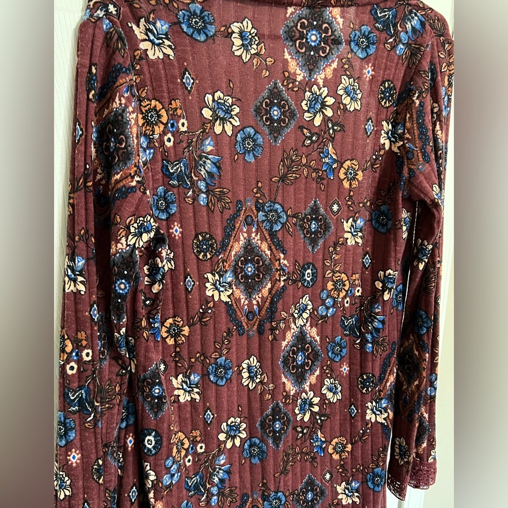Long cardigan with hood & lace. Beautiful multi-colored design. Size XS.